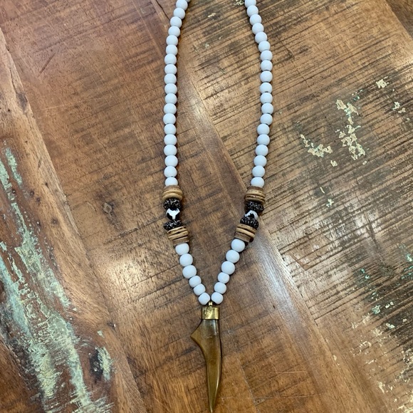 Antler Tine Necklace - Picture 3 of 6